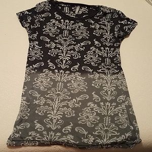 Black and grey tshirt